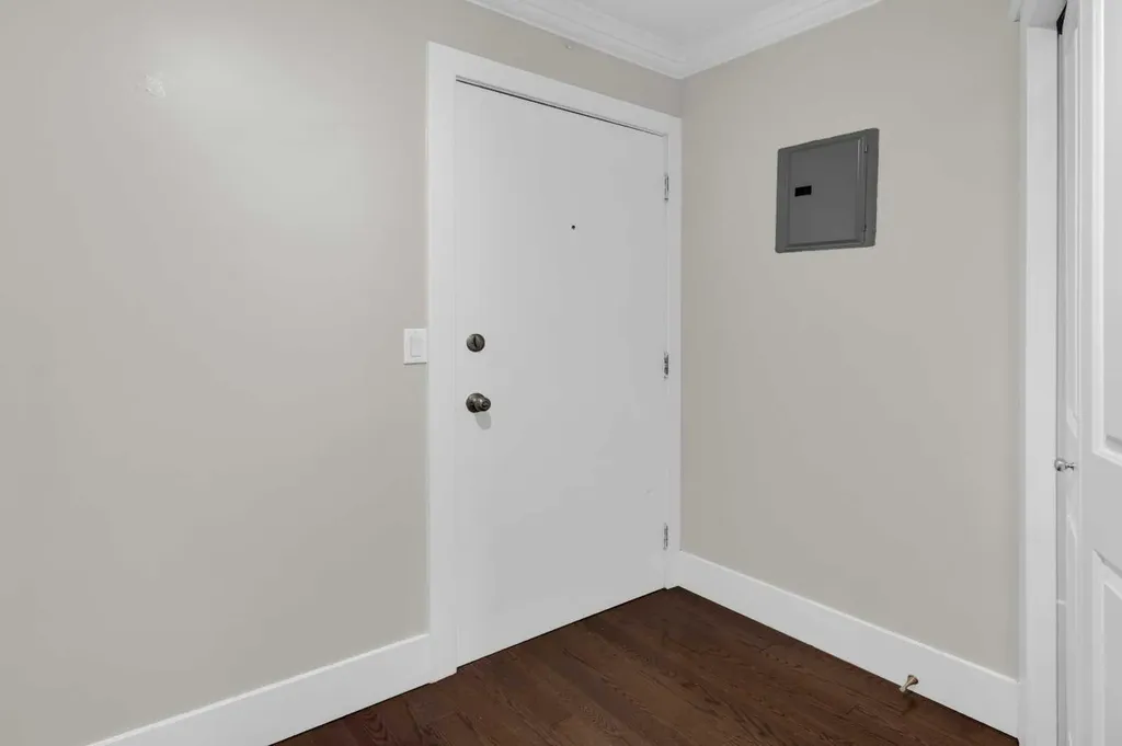 2002 11 Avenue SW Calgary AB T3C 0P1