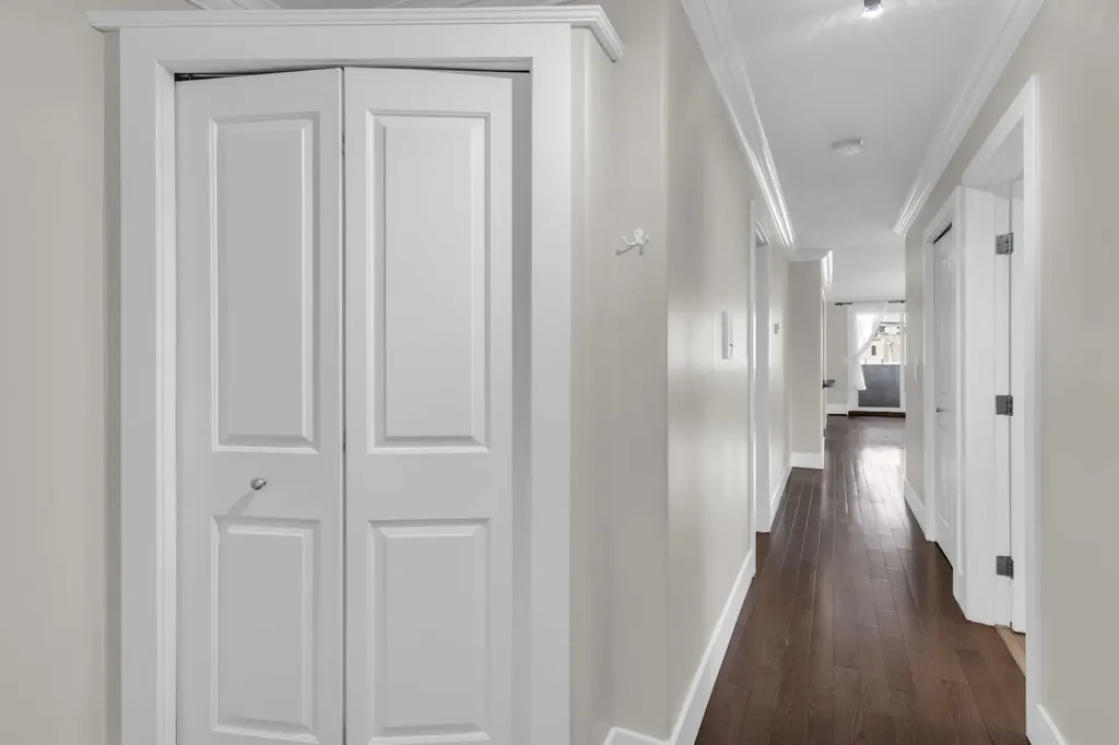 2002 11 Avenue SW Calgary AB T3C 0P1