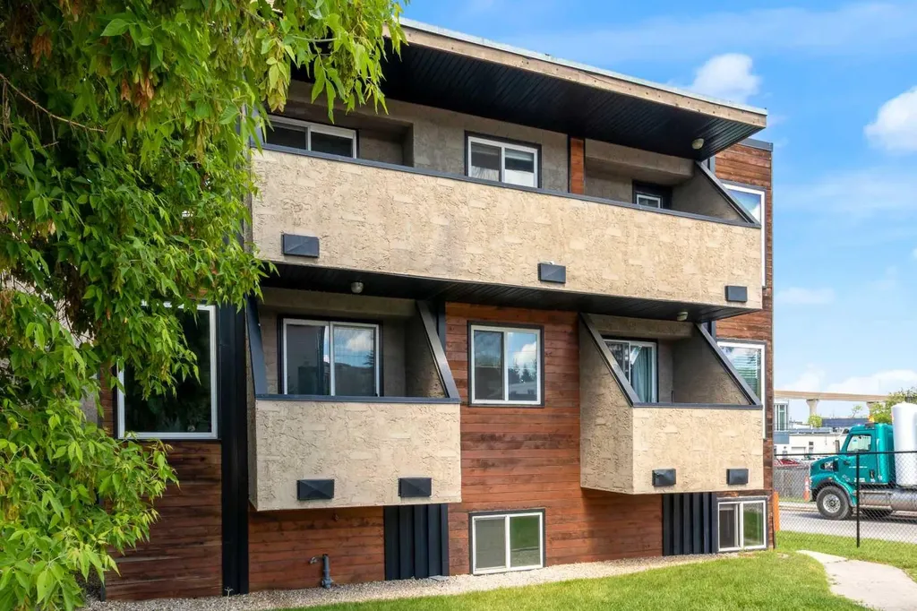 2002 11 Avenue SW Calgary AB T3C 0P1