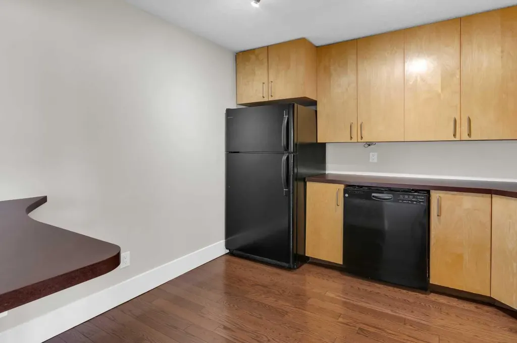 2002 11 Avenue SW Calgary AB T3C 0P1