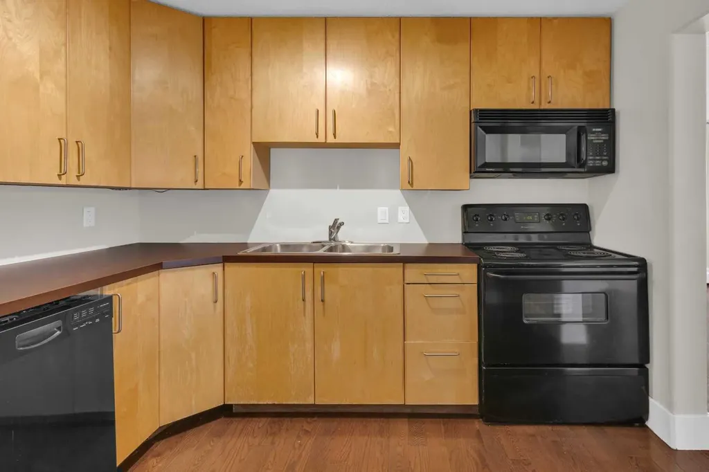 2002 11 Avenue SW Calgary AB T3C 0P1