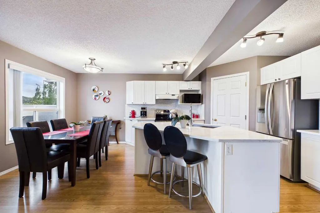279 Valley Brook Circle NW Calgary AB T3B 5S4