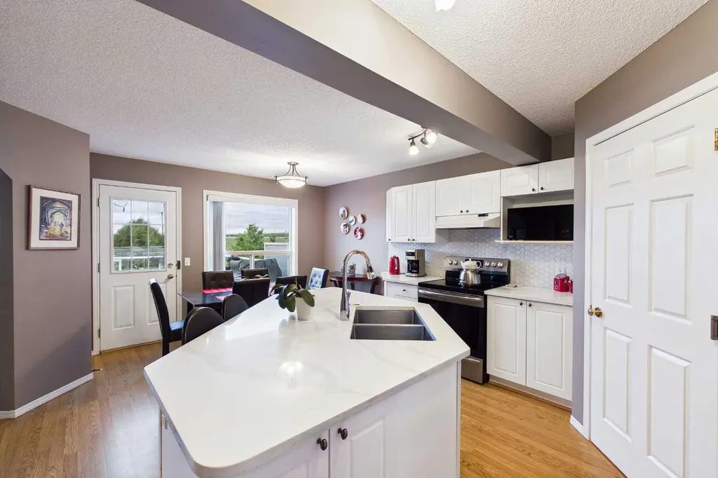 279 Valley Brook Circle NW Calgary AB T3B 5S4