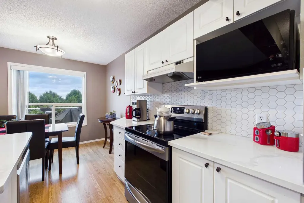 279 Valley Brook Circle NW Calgary AB T3B 5S4