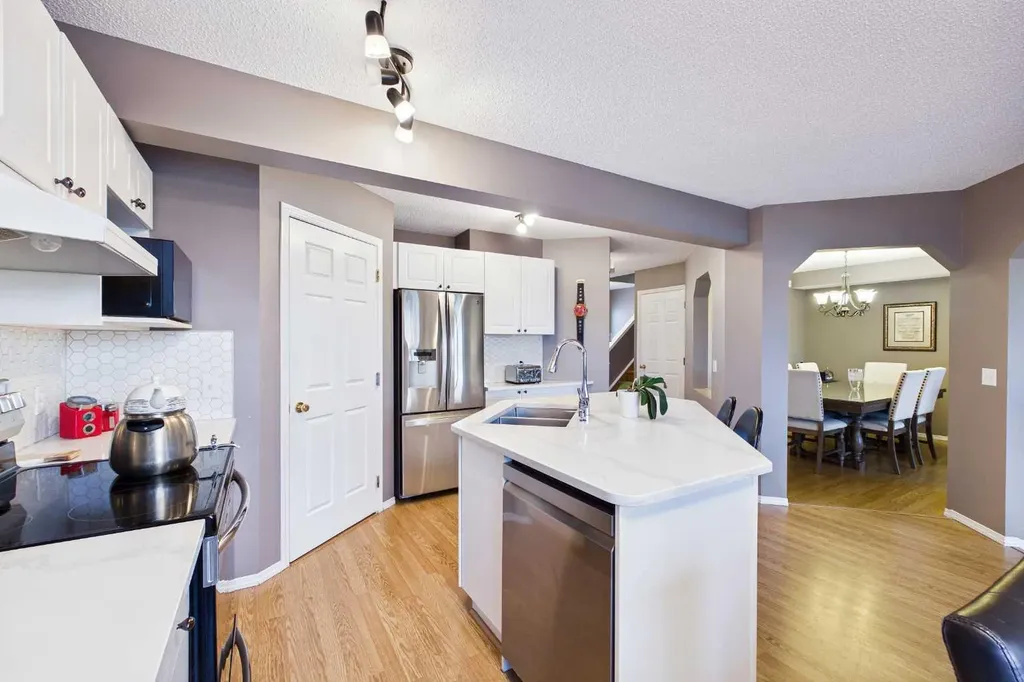 279 Valley Brook Circle NW Calgary AB T3B 5S4