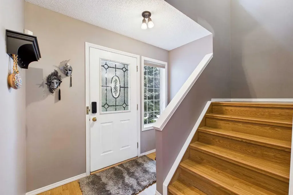 279 Valley Brook Circle NW Calgary AB T3B 5S4