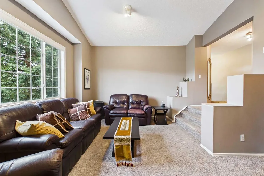 279 Valley Brook Circle NW Calgary AB T3B 5S4