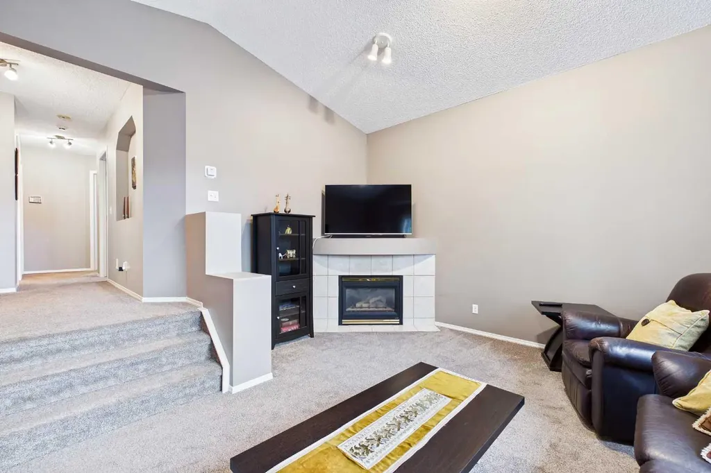 279 Valley Brook Circle NW Calgary AB T3B 5S4