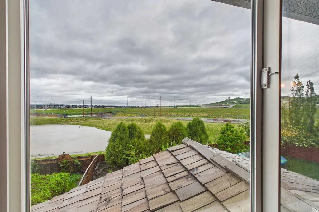 279 Valley Brook Circle NW Calgary AB T3B 5S4