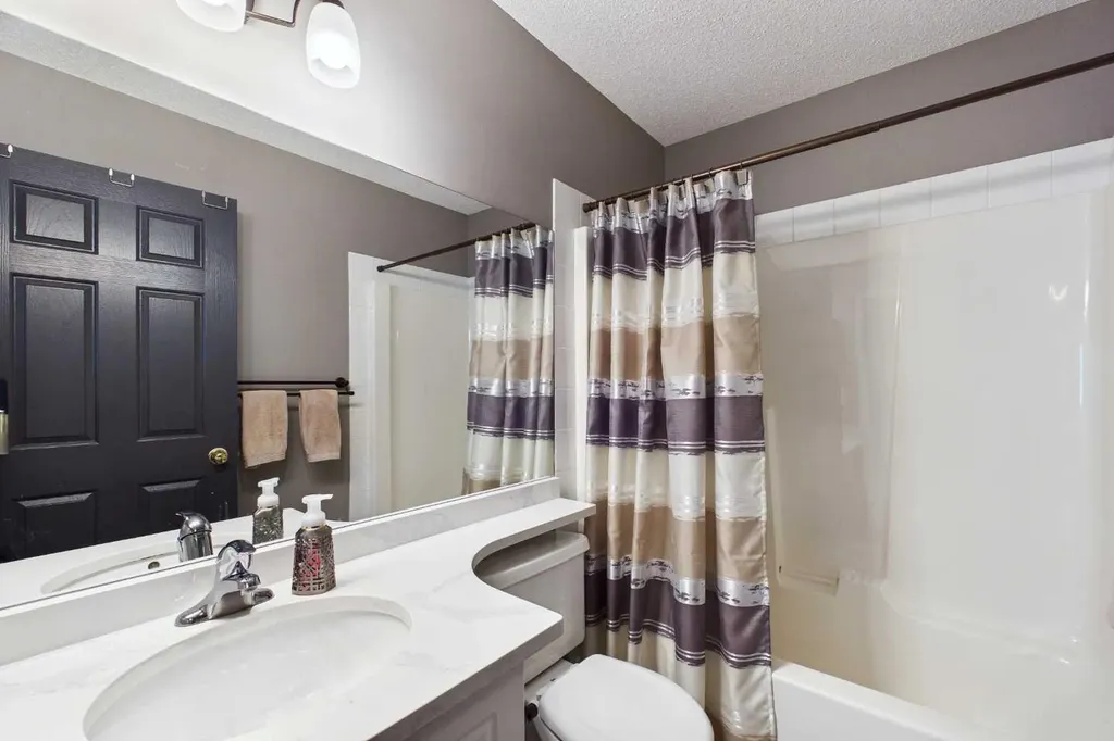279 Valley Brook Circle NW Calgary AB T3B 5S4