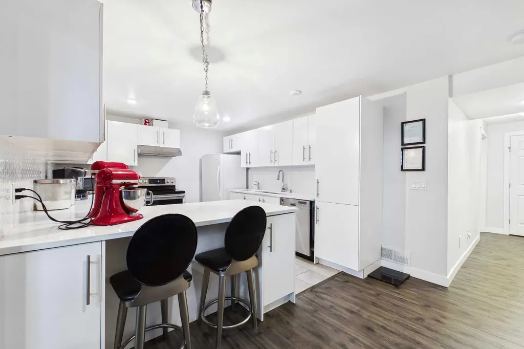 279 Valley Brook Circle NW Calgary AB T3B 5S4