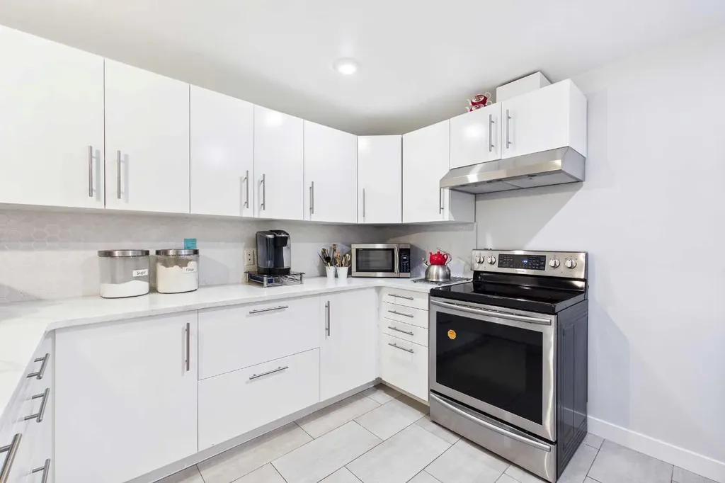 279 Valley Brook Circle NW Calgary AB T3B 5S4
