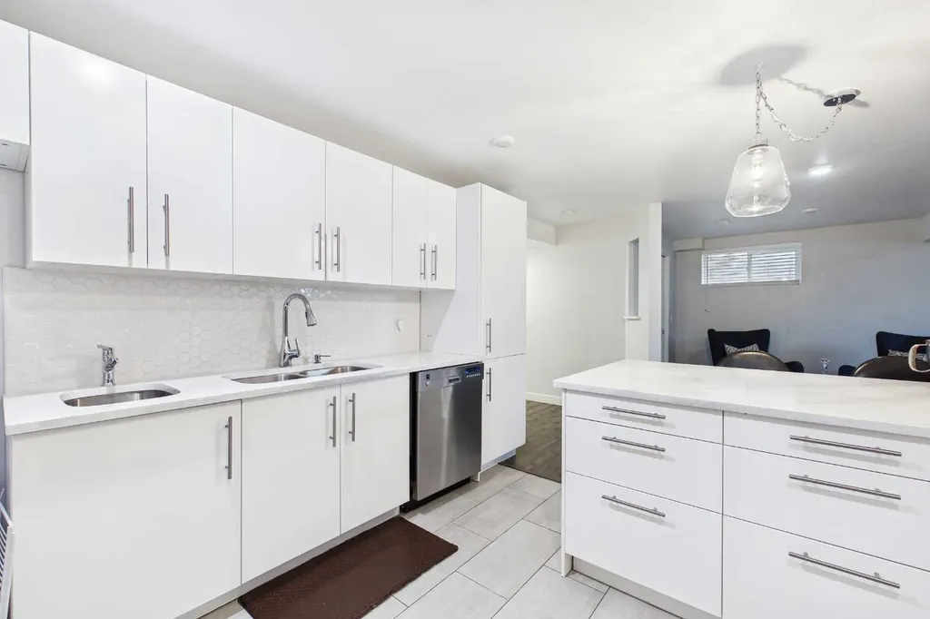 279 Valley Brook Circle NW Calgary AB T3B 5S4