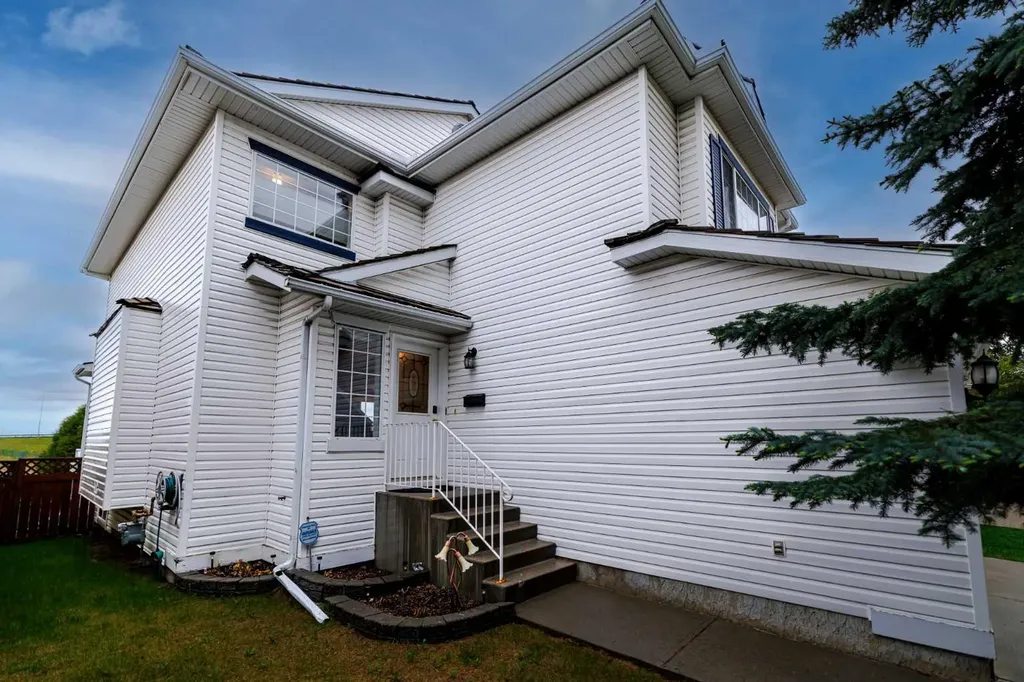 279 Valley Brook Circle NW Calgary AB T3B 5S4
