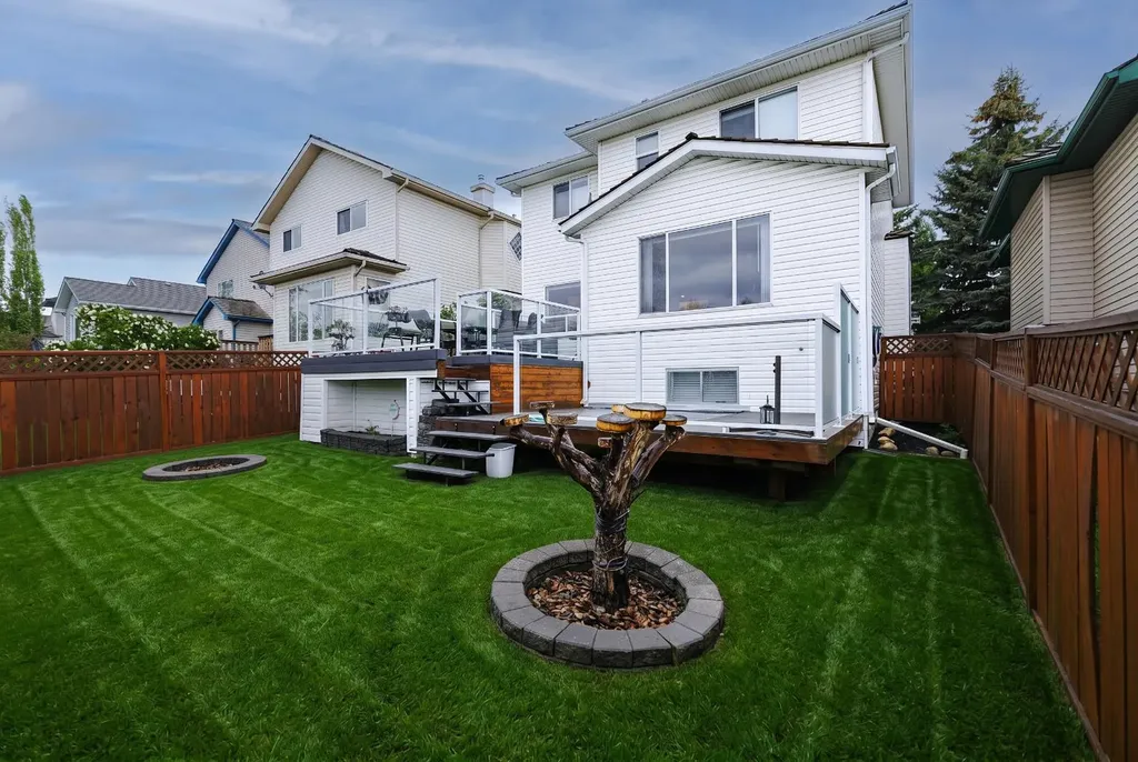 279 Valley Brook Circle NW Calgary AB T3B 5S4