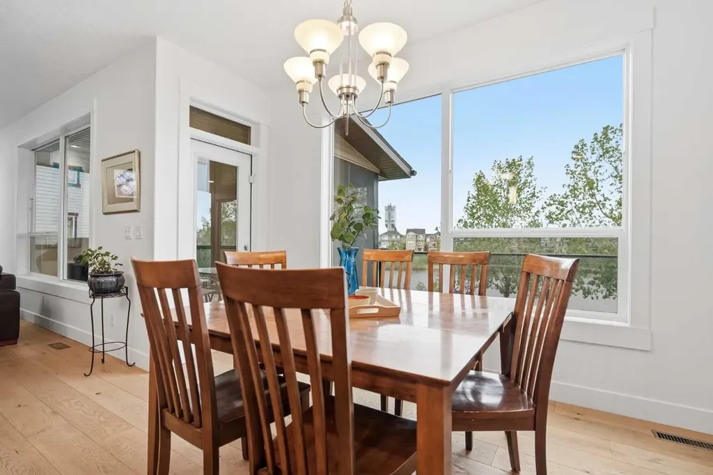 114 Cougarstone Crescent SW Calgary AB T3H 4Z5