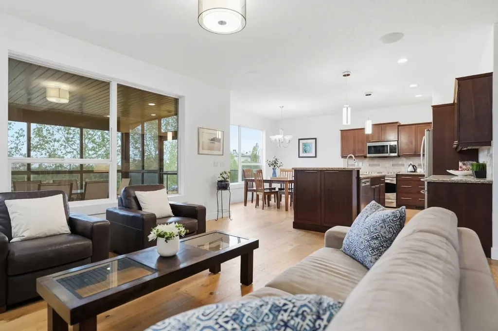 114 Cougarstone Crescent SW Calgary AB T3H 4Z5
