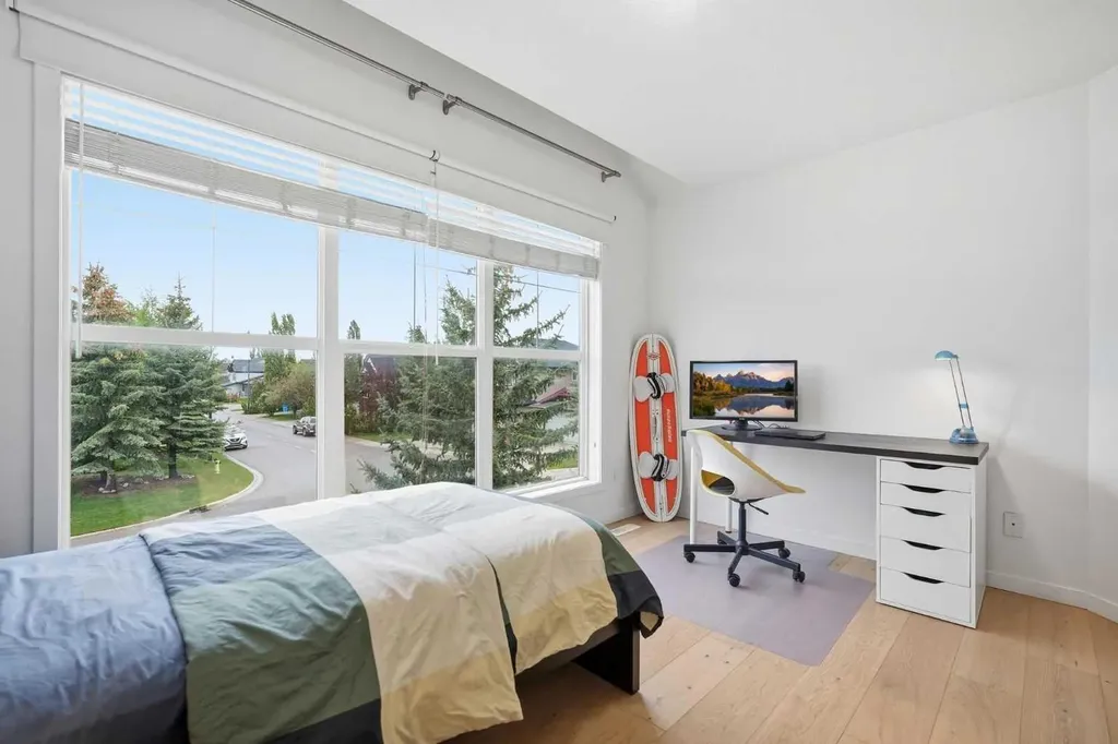 114 Cougarstone Crescent SW Calgary AB T3H 4Z5