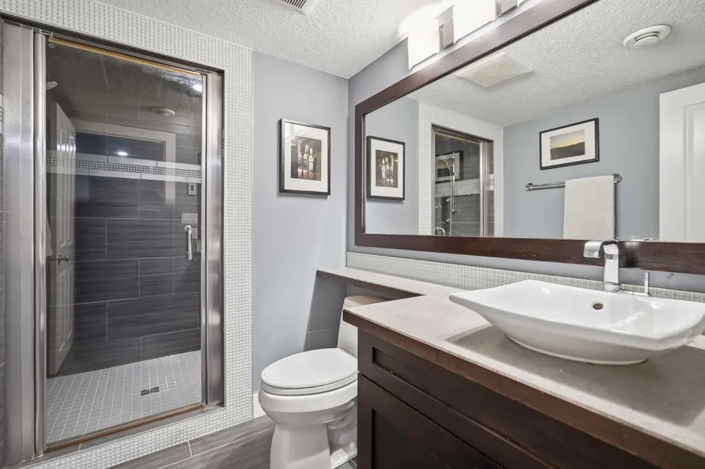 114 Cougarstone Crescent SW Calgary AB T3H 4Z5