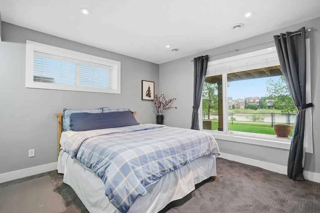 114 Cougarstone Crescent SW Calgary AB T3H 4Z5