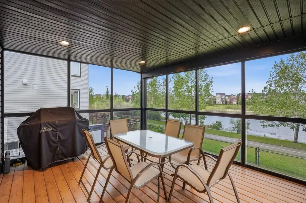 114 Cougarstone Crescent SW Calgary AB T3H 4Z5