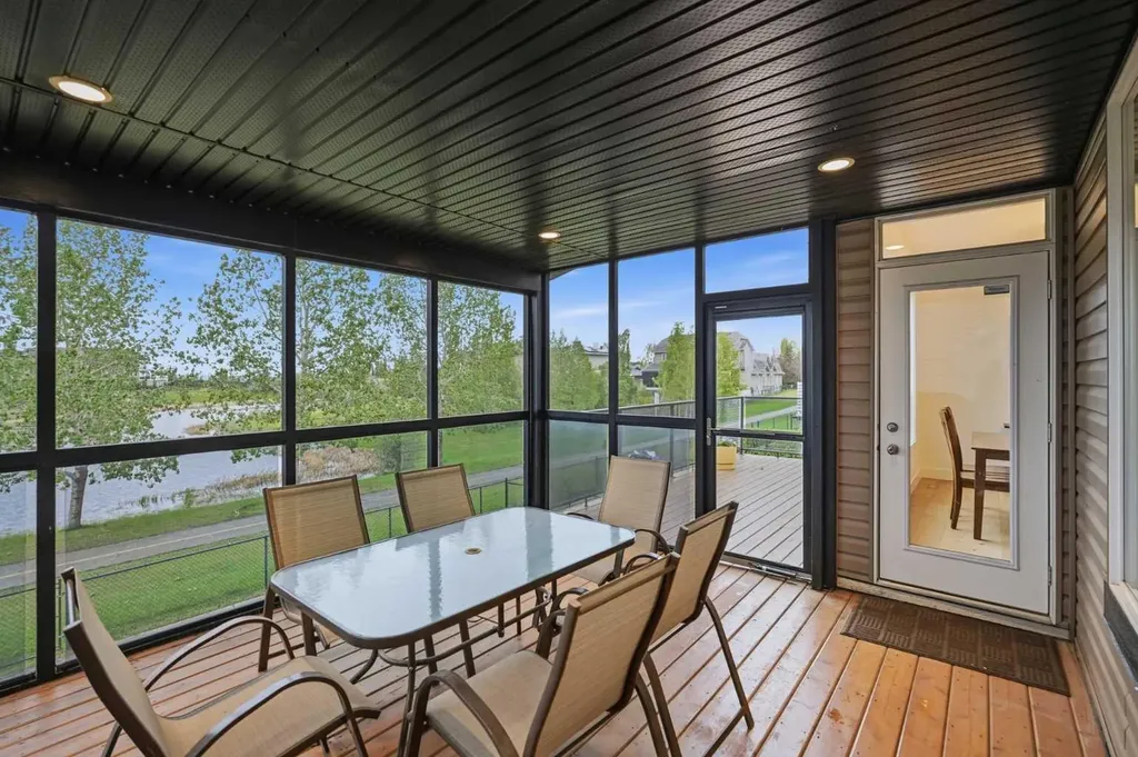 114 Cougarstone Crescent SW Calgary AB T3H 4Z5