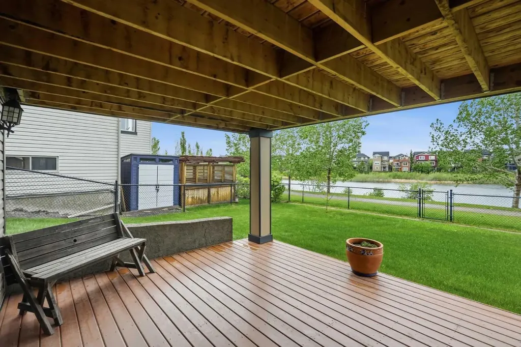 114 Cougarstone Crescent SW Calgary AB T3H 4Z5