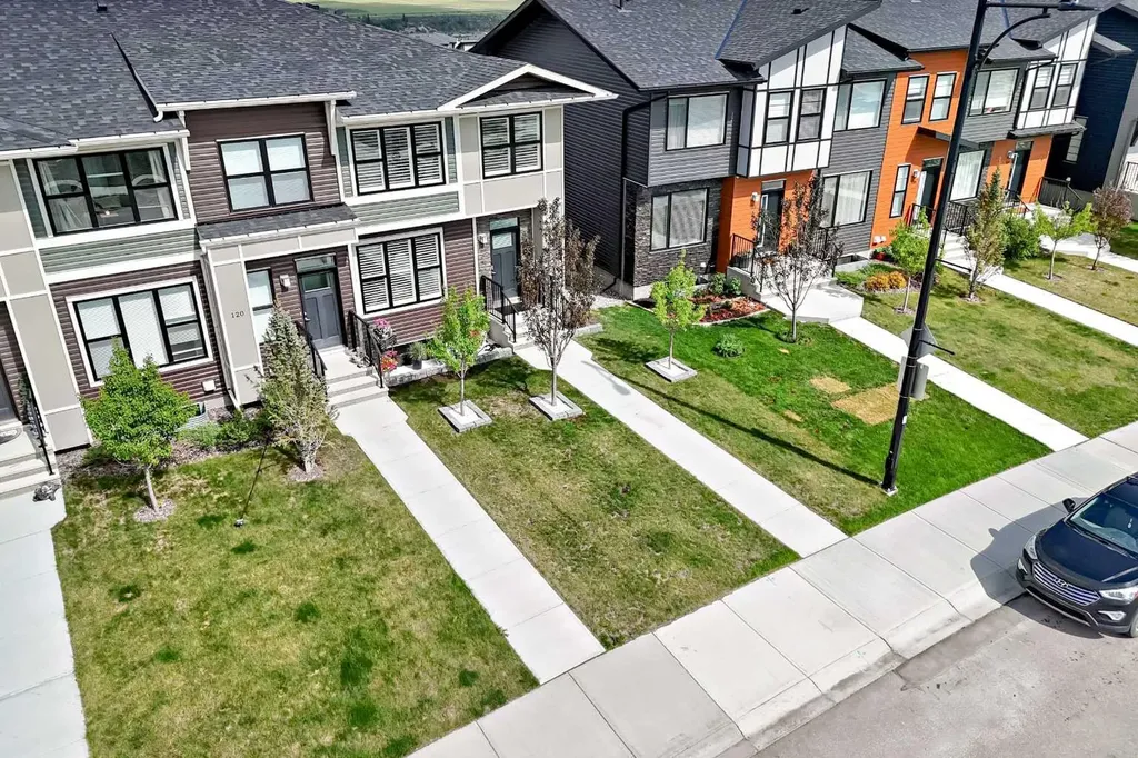 116 Precedence Way Cochrane AB T4C 2T5