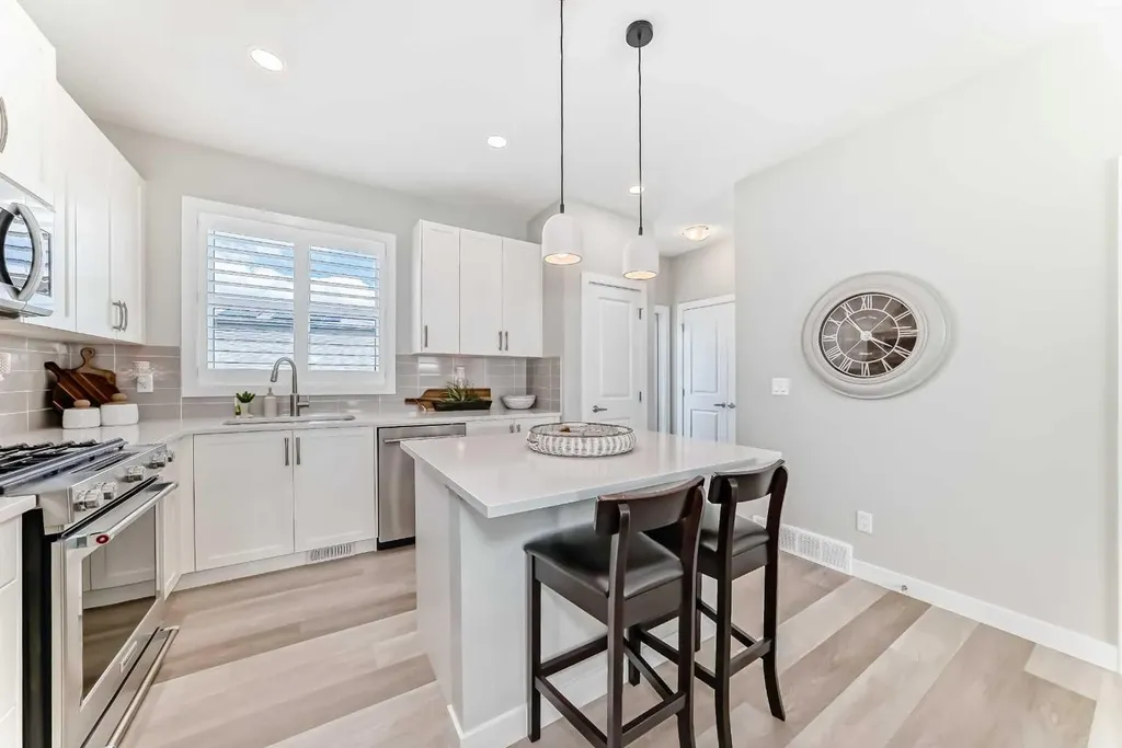 116 Precedence Way Cochrane AB T4C 2T5