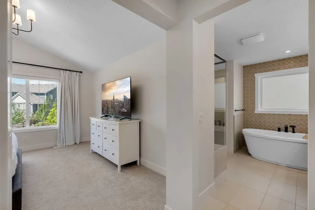 236 Marina Grove SE Calgary AB T3M 3J4
