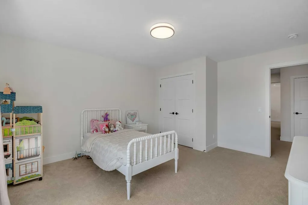 236 Marina Grove SE Calgary AB T3M 3J4