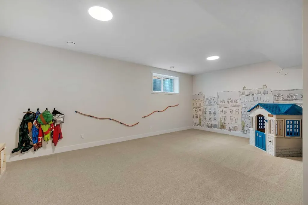 236 Marina Grove SE Calgary AB T3M 3J4