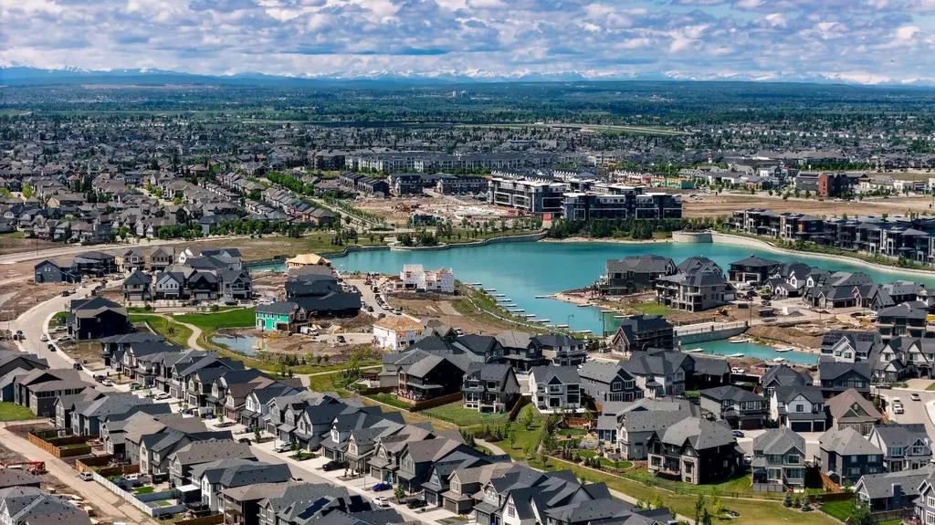 236 Marina Grove SE Calgary AB T3M 3J4