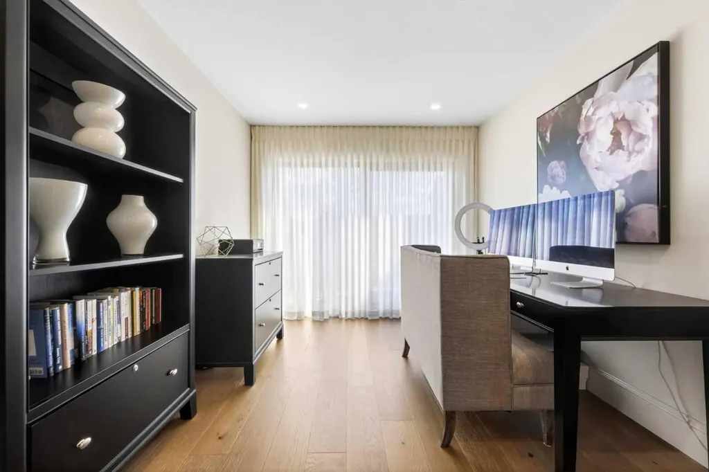 2719 5 Avenue NW Calgary AB T2N 0T9