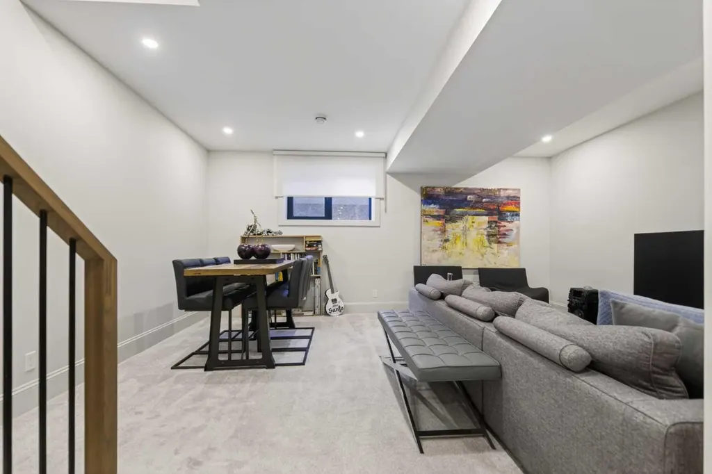 2719 5 Avenue NW Calgary AB T2N 0T9