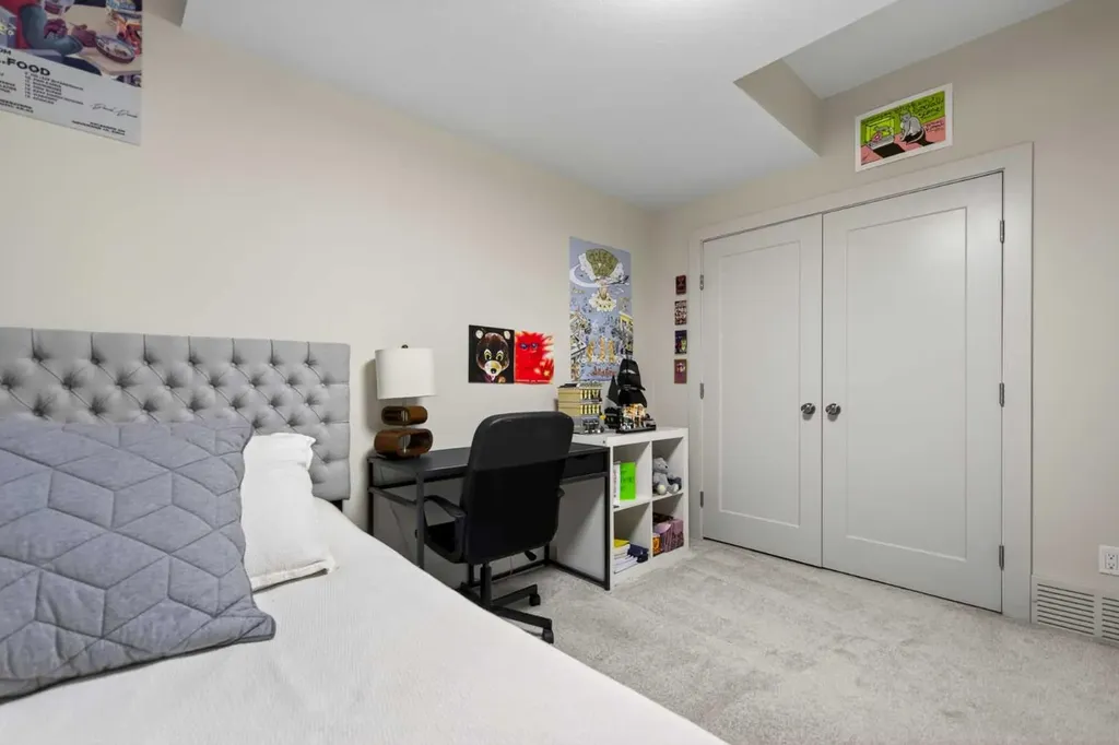 2719 5 Avenue NW Calgary AB T2N 0T9