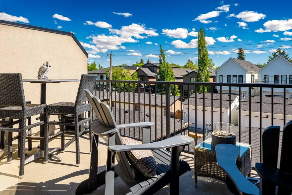2719 5 Avenue NW Calgary AB T2N 0T9