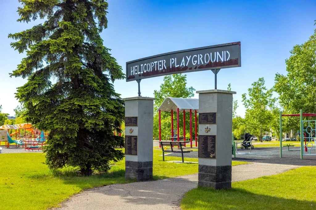 2719 5 Avenue NW Calgary AB T2N 0T9