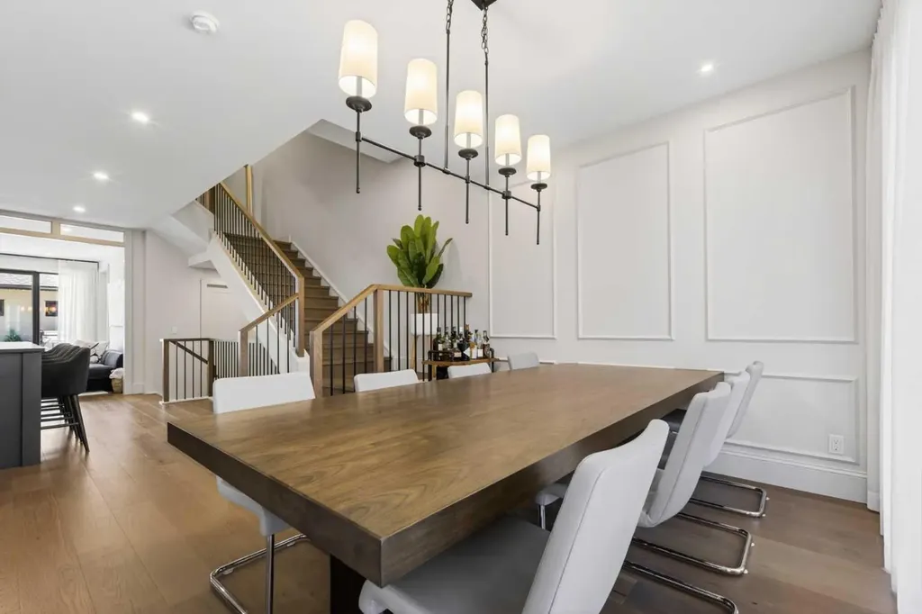 2719 5 Avenue NW Calgary AB T2N 0T9