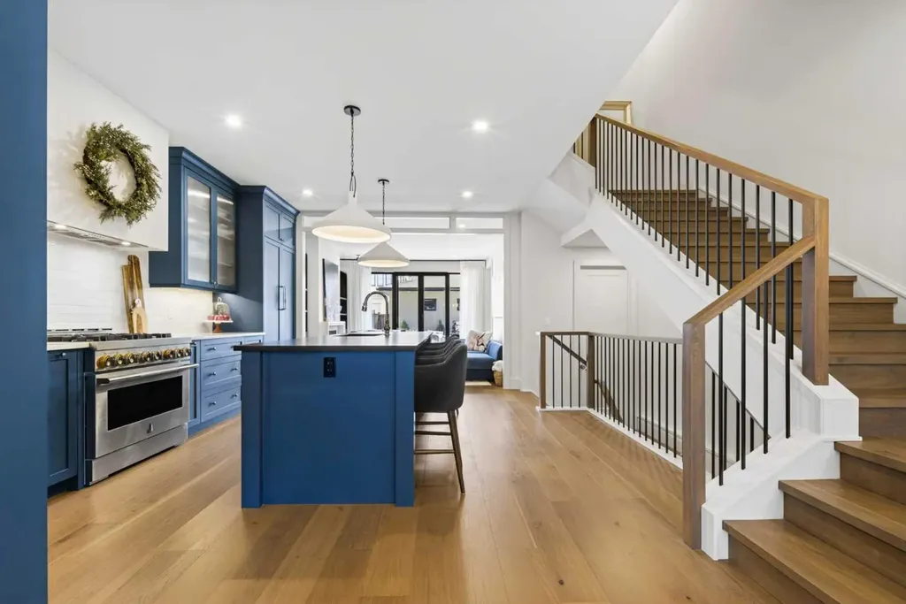 2719 5 Avenue NW Calgary AB T2N 0T9