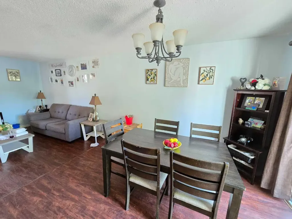8602 95 Street Peace River AB T8S 1G5