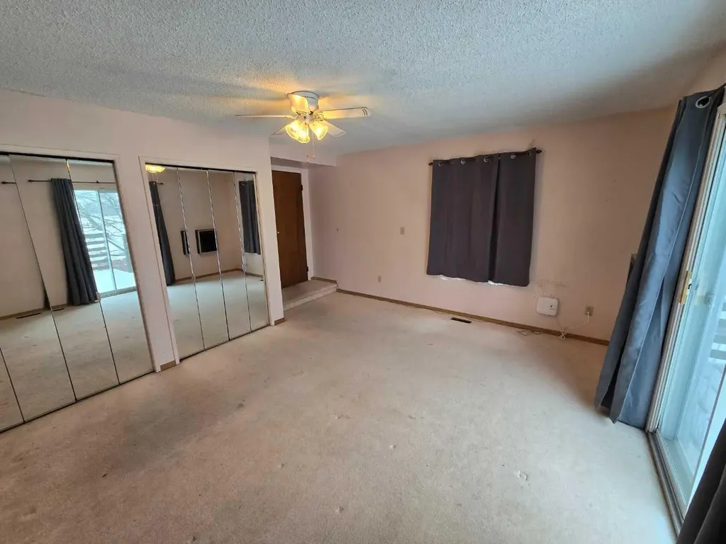 8602 95 Street Peace River AB T8S 1G5