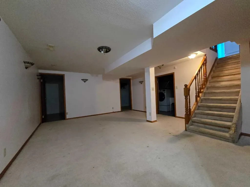 8602 95 Street Peace River AB T8S 1G5
