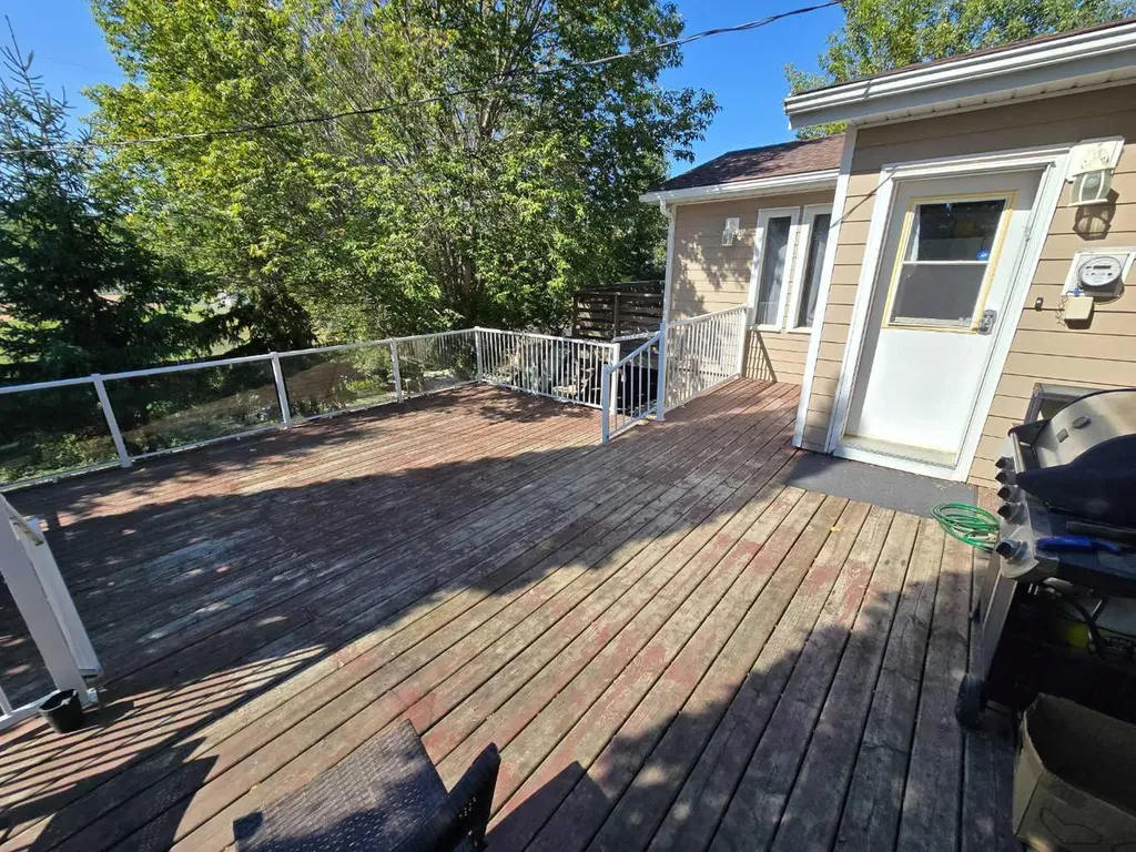 8602 95 Street Peace River AB T8S 1G5