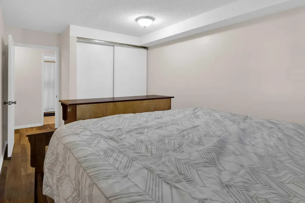 5601 Dalton Drive NW Calgary AB T3A 2E2