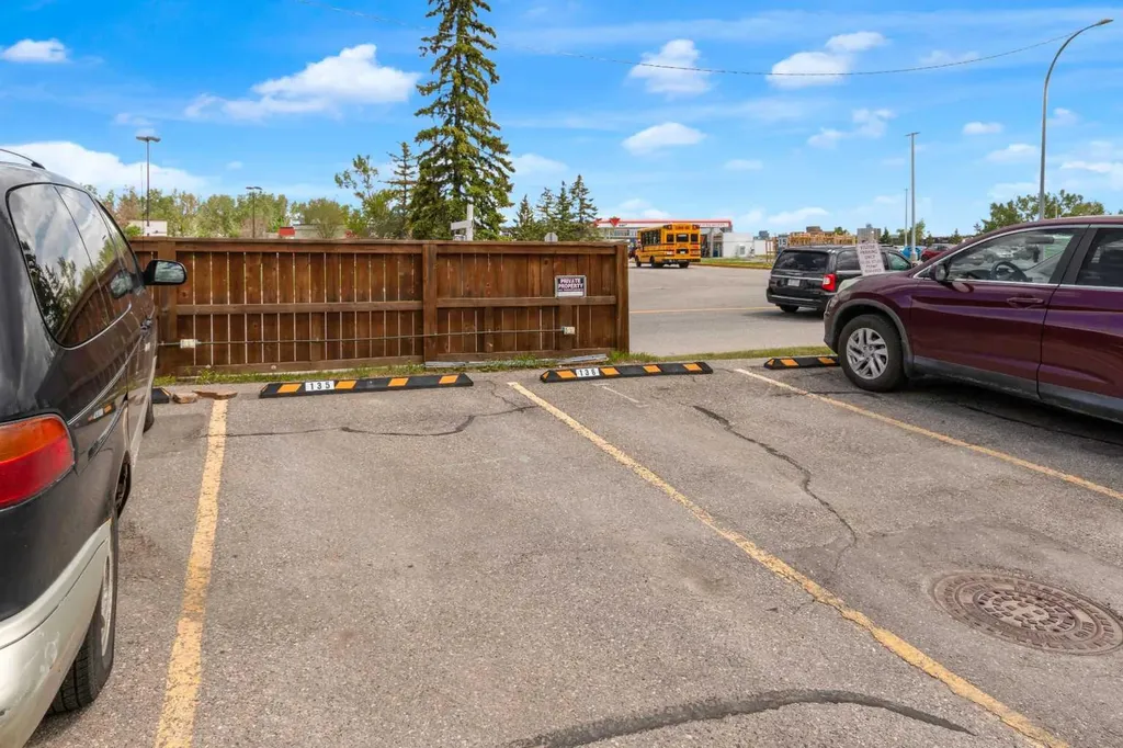 5601 Dalton Drive NW Calgary AB T3A 2E2