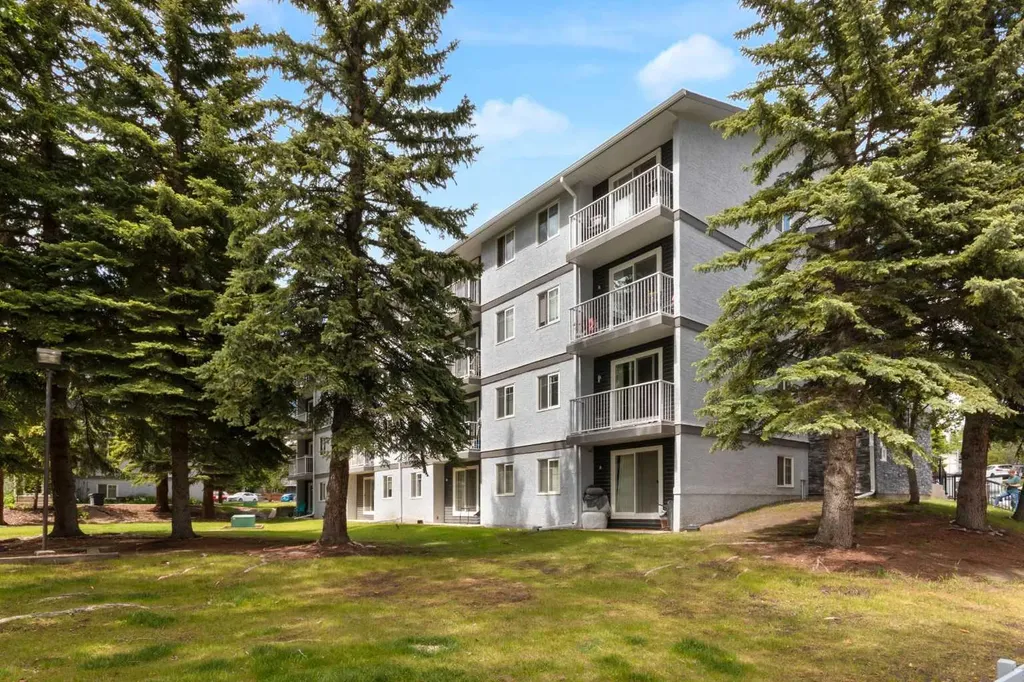 5601 Dalton Drive NW Calgary AB T3A 2E2