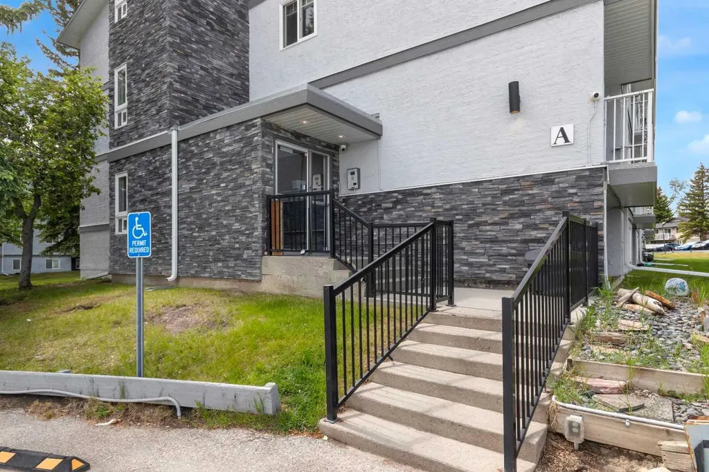 5601 Dalton Drive NW Calgary AB T3A 2E2