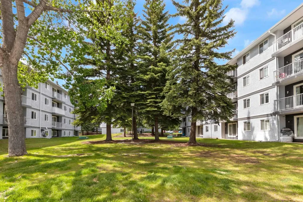 5601 Dalton Drive NW Calgary AB T3A 2E2