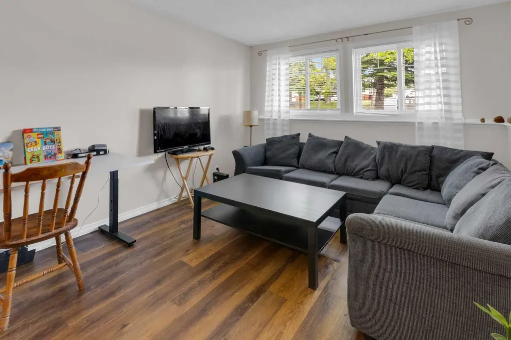 5601 Dalton Drive NW Calgary AB T3A 2E2